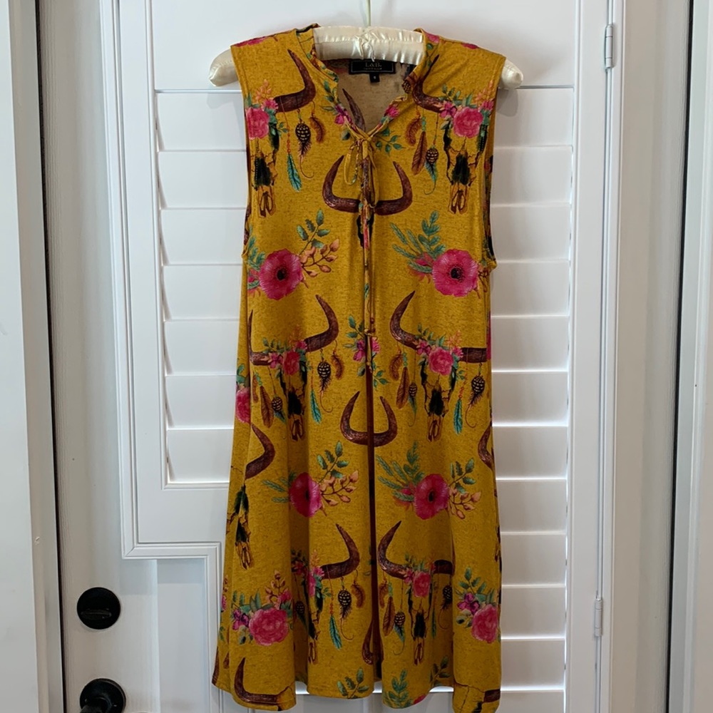 L&B flowy dress w/pockets, tie detail, never worn, adorable design